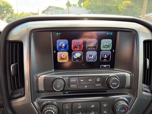 Used 2018 Chevrolet Silverado 1500 LT w/ Trailering Package AWD/4WD image 30
