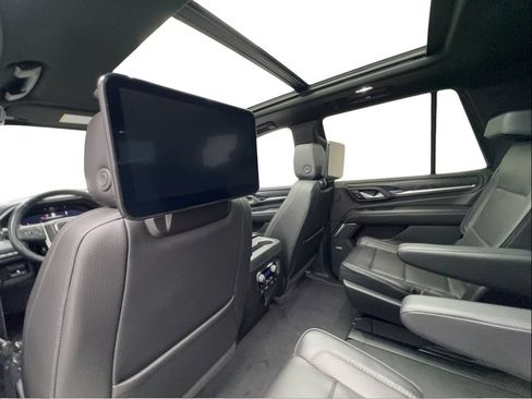 Used 2024 GMC Yukon Denali w/ Advanced Technology Package AWD/4WD image 25