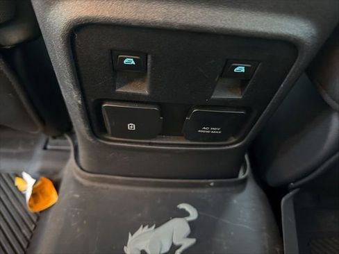 Used 2023 Ford Bronco Badlands image 15