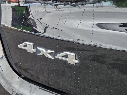 Used 2018 Jeep Compass Latitude AWD/4WD image 9