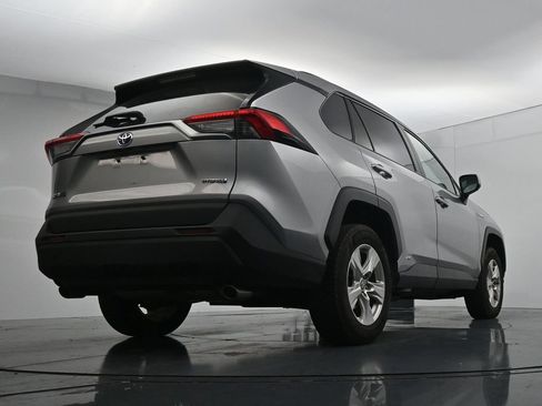 Used 2021 Toyota RAV4 XLE w/ Convenience Package AWD/4WD image 22