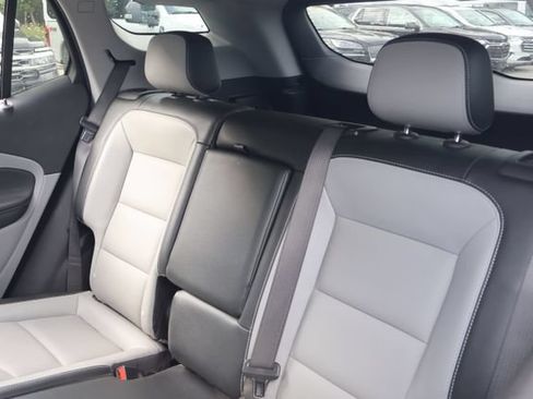 Used 2023 GMC Terrain SLT AWD/4WD image 15