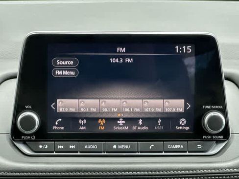 Used 2024 Nissan Rogue S AWD/4WD image 11