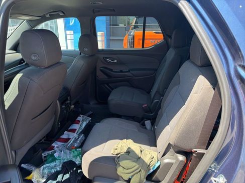 Used 2023 Chevrolet Traverse LT image 17