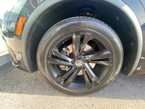 Used 2024 Volkswagen Tiguan SE R-Line FWD image 10