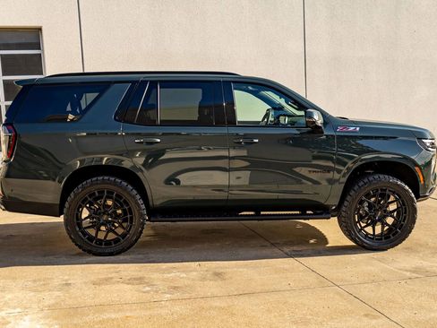 Used 2025 Chevrolet Tahoe Z71 w/ Comfort Package image 11