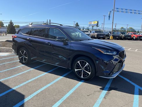 Used 2022 Toyota Highlander XSE image 7