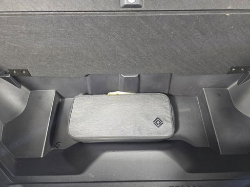 Used 2022 Rivian R1S Launch Edition image 14