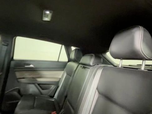 Used 2022 Volkswagen Atlas Cross Sport SE FWD image 17