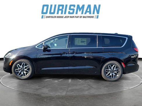 New 2027 Chrysler Pacifica Limited w/ Family Tech Group FWD image 3