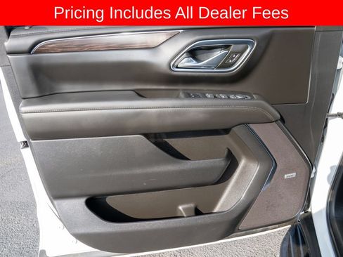 Used 2024 Chevrolet Suburban LT w/ Luxury Package AWD/4WD image 15