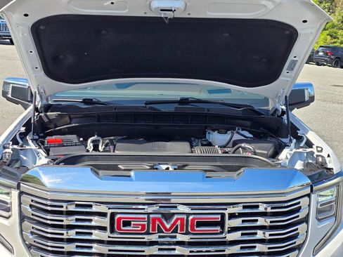 Certified 2025 GMC Sierra 1500 Denali w/ Denali Reserve Package AWD/4WD image 26