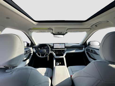 New 2026 Ford Explorer Platinum AWD/4WD image 16