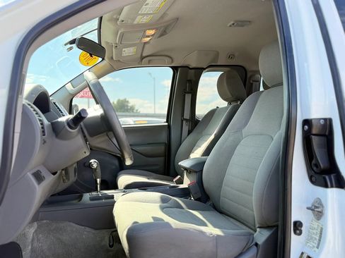 Used 2018 Nissan Frontier S RWD image 16