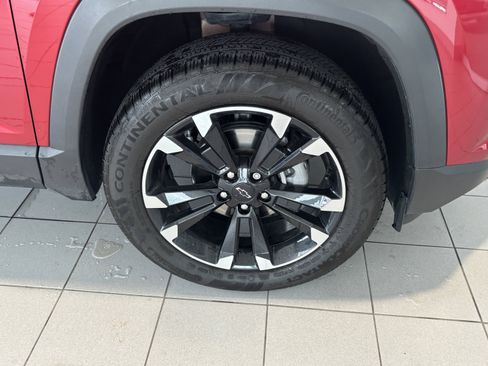 Used 2025 Chevrolet Equinox RS FWD image 9