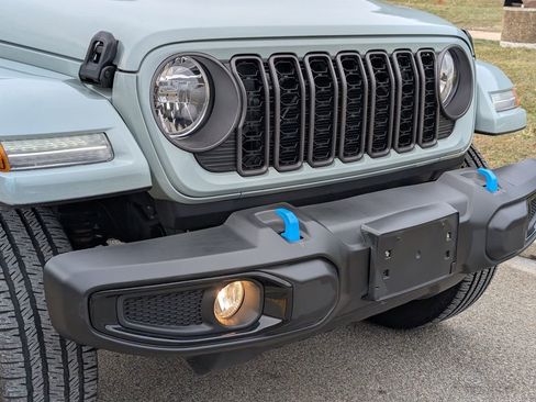 Used 2024 Jeep Wrangler Unlimited w/ Convenience Group image 15