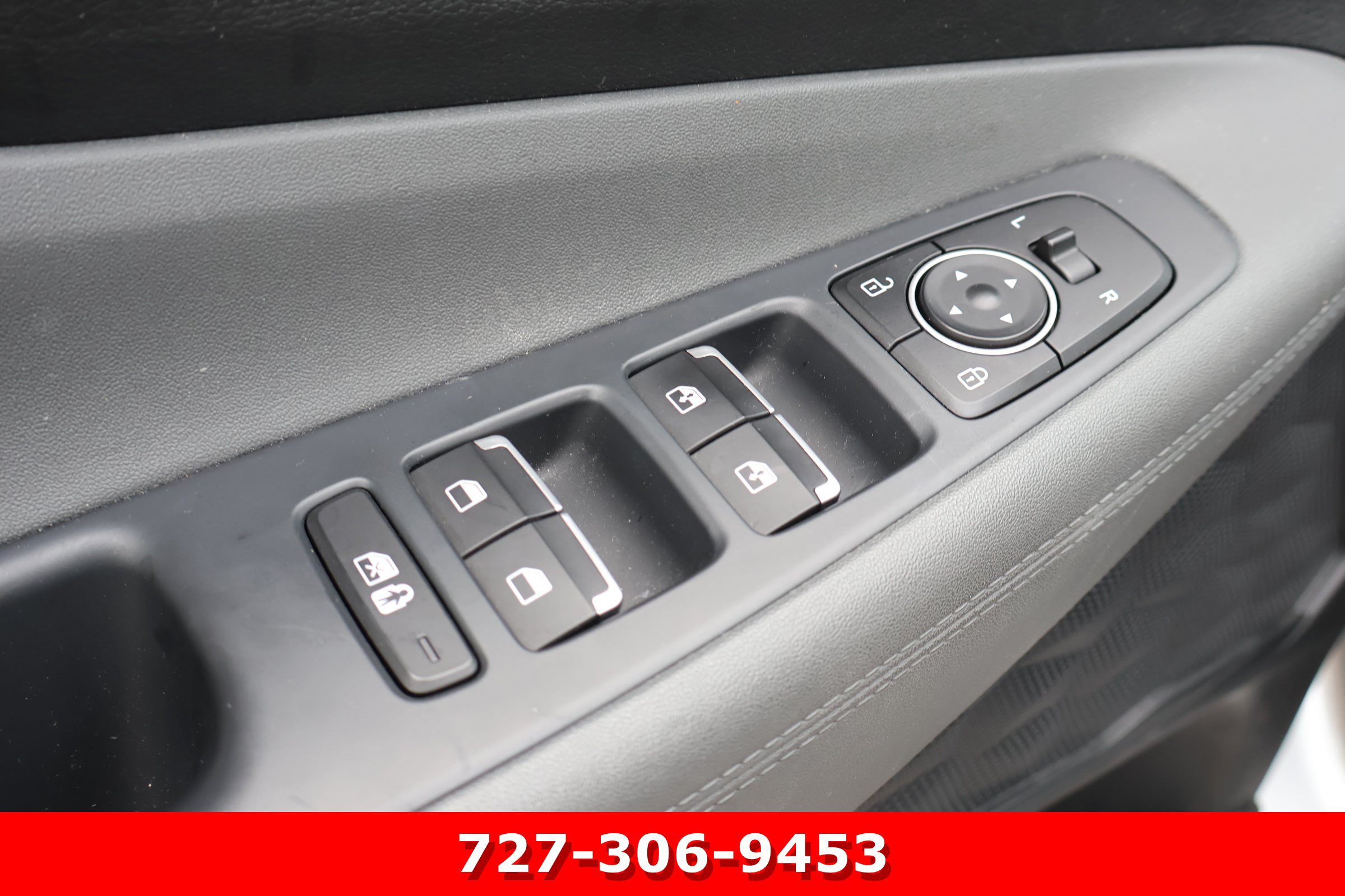 Used 2023 Hyundai Santa Fe SEL FWD image 13