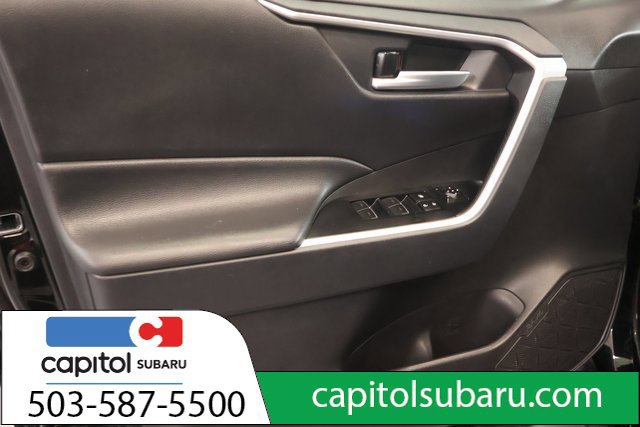 Used 2025 Toyota RAV4 XLE AWD/4WD image 9