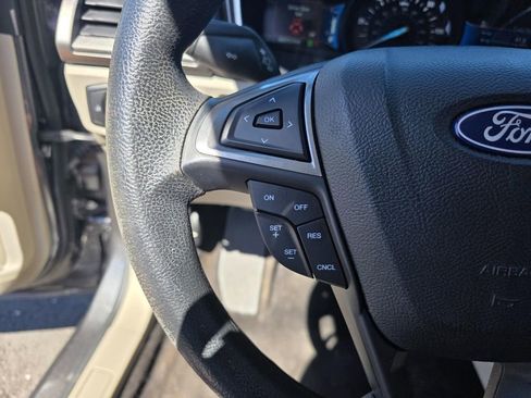 Used 2018 Ford Fusion SE image 16