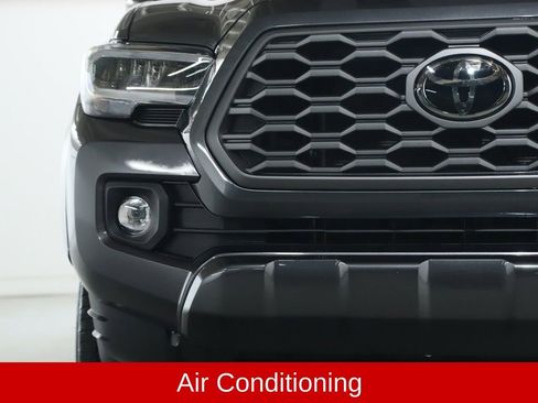 Used 2022 Toyota Tacoma TRD Sport image 8