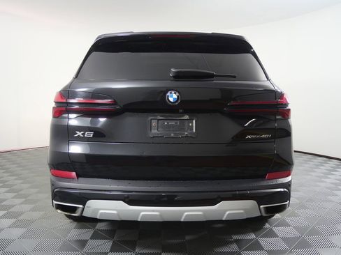 Used 2024 BMW X5 xDrive40i w/ Premium Package image 4