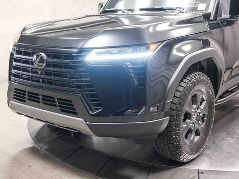 Used 2024 Lexus GX 550 AWD/4WD image 11