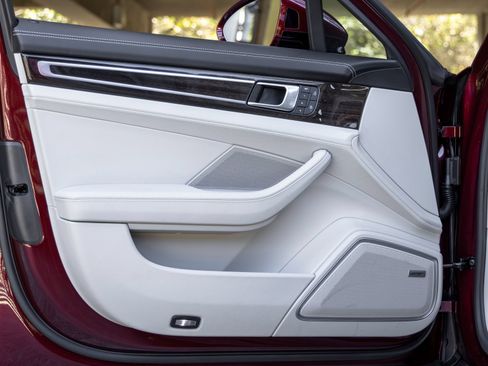 Certified 2023 Porsche Panamera Platinum Edition RWD image 21