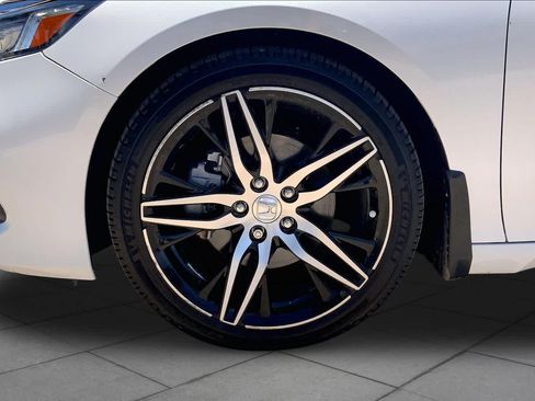 Used 2021 Honda Accord Touring image 11