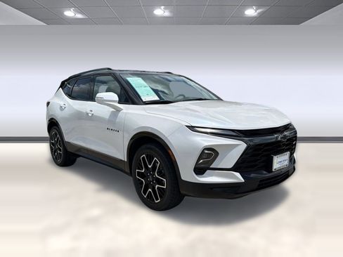Certified 2023 Chevrolet Blazer RS w/ Driver Confidence II Package FWD image 7