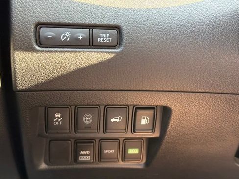 Used 2020 Nissan Rogue SV AWD/4WD image 38