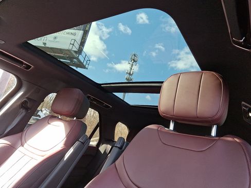 Used 2024 Land Rover Range Rover Sport Dynamic SE image 11