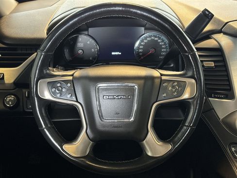 Used 2019 GMC Yukon Denali w/ Denali Ultimate Package AWD/4WD image 13