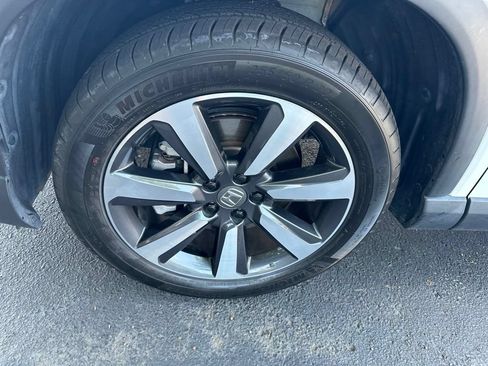 Used 2025 Honda Pilot Touring image 10