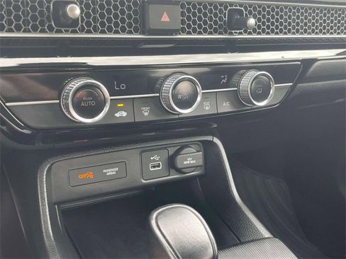 Used 2023 Honda Civic Sport image 28