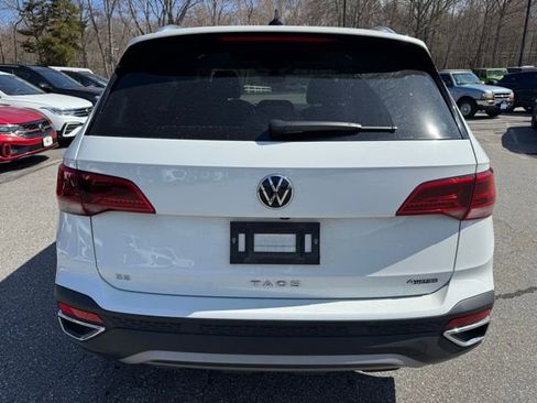 Certified 2023 Volkswagen Taos SE w/ Panoramic Sunroof Package image 6