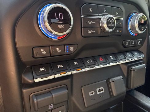 Used 2021 GMC Sierra 1500 Denali w/ Denali Ultimate Package AWD/4WD image 25