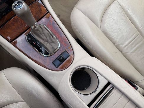 Used 2007 Mercedes-Benz CLK 350 Cabriolet image 12