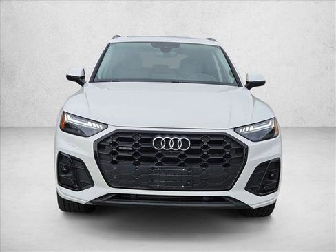 Used 2023 Audi Q5 2.0T Prestige w/ Prestige Package image 2