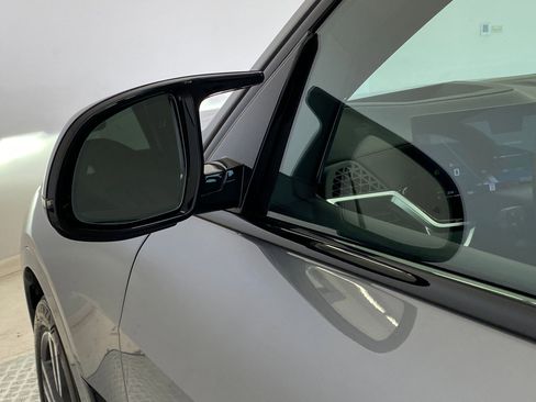 Used 2025 BMW X7 M60i w/ Executive Package image 22