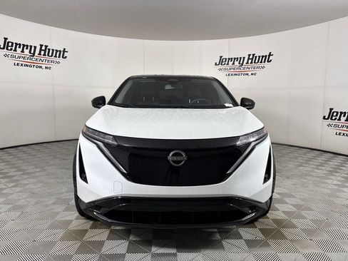 Used 2023 Nissan Ariya FWD image 2