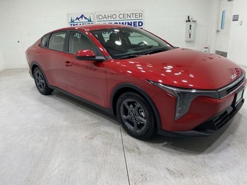 Used 2025 Kia K4 FWD image 2