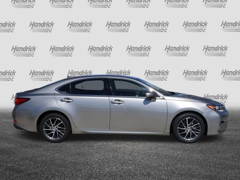 Used 2018 Lexus ES 350 350 w/ Luxury Package w/Wood Trim image 10
