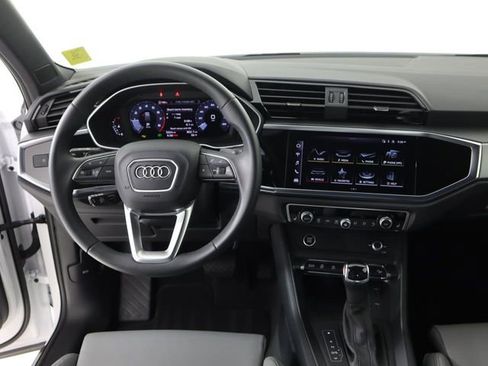 Certified 2025 Audi Q3 2.0T Premium w/ Convenience Package image 19