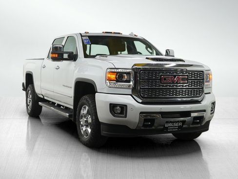 Used 2019 GMC Sierra 3500 Denali w/ Duramax Plus Package image 7