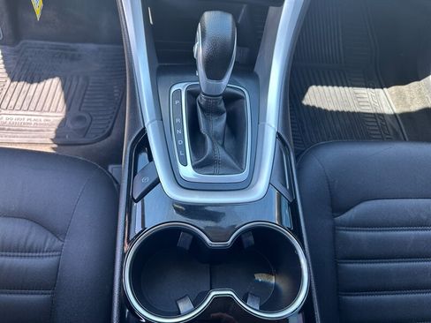 Used 2014 Ford Fusion SE FWD image 19