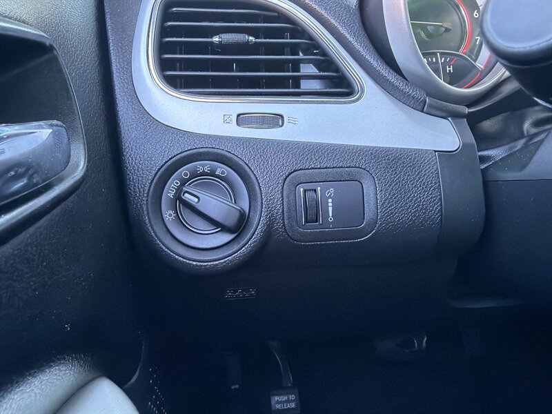 Used 2020 Dodge Journey SE w/ SE Popular Equipment Group FWD image 36
