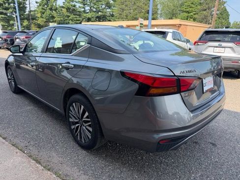Used 2023 Nissan Altima 2.5 SV w/ SV Premium Package AWD/4WD image 5