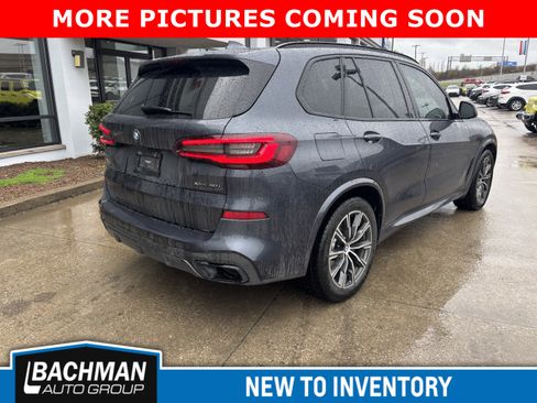 Used 2021 BMW X5 xDrive40i w/ M Sport Package image 2