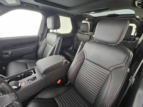 Used 2025 Land Rover Discovery S AWD/4WD image 23
