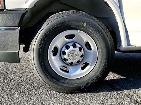 New 2025 Chevrolet Express 2500 w/ Driver Convenience Package image 8